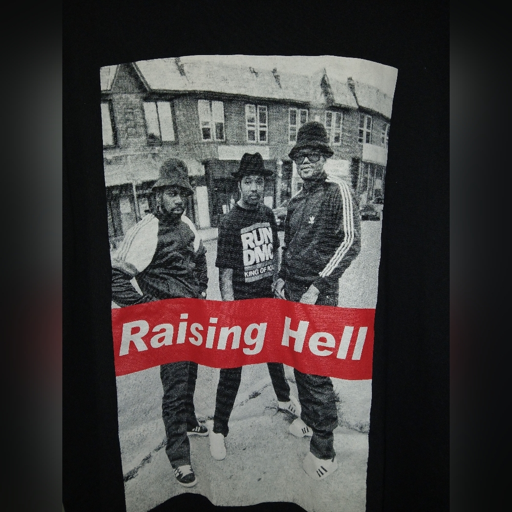 RUN DMC Raising Hell Hip-Hop Graphic Men's T-Shirt Size XL.